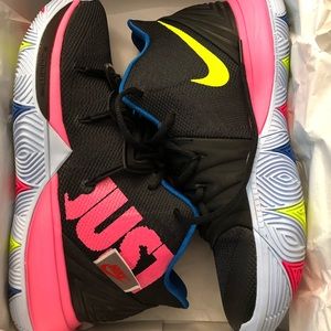 Nike Kyrie 5 Tennis Hybrid Sneaker Releasing therewxndz